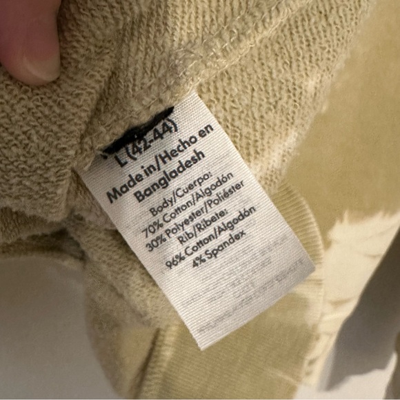 No Boundaries All Gender Fleece Crewneck Sweatshirt with Long Sleeves - Picture 3 of 5